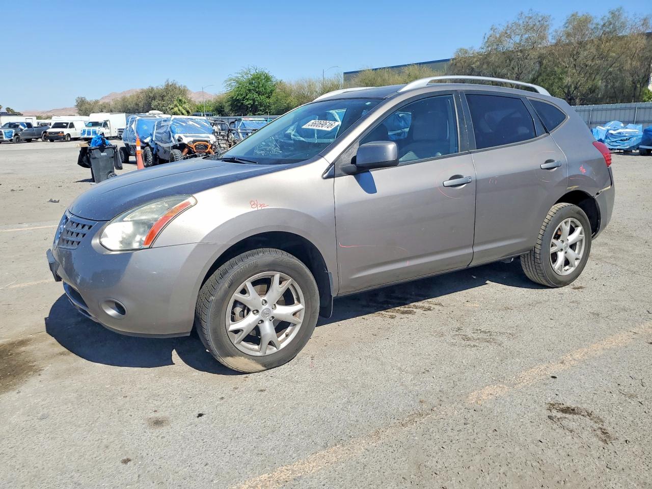Salvage Nissan Rogue Image
