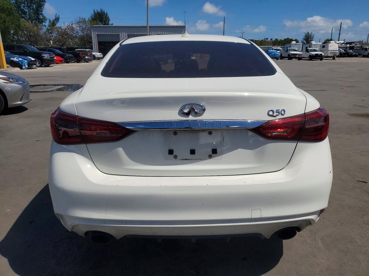 INFINITI Q50 3.0t Luxe
