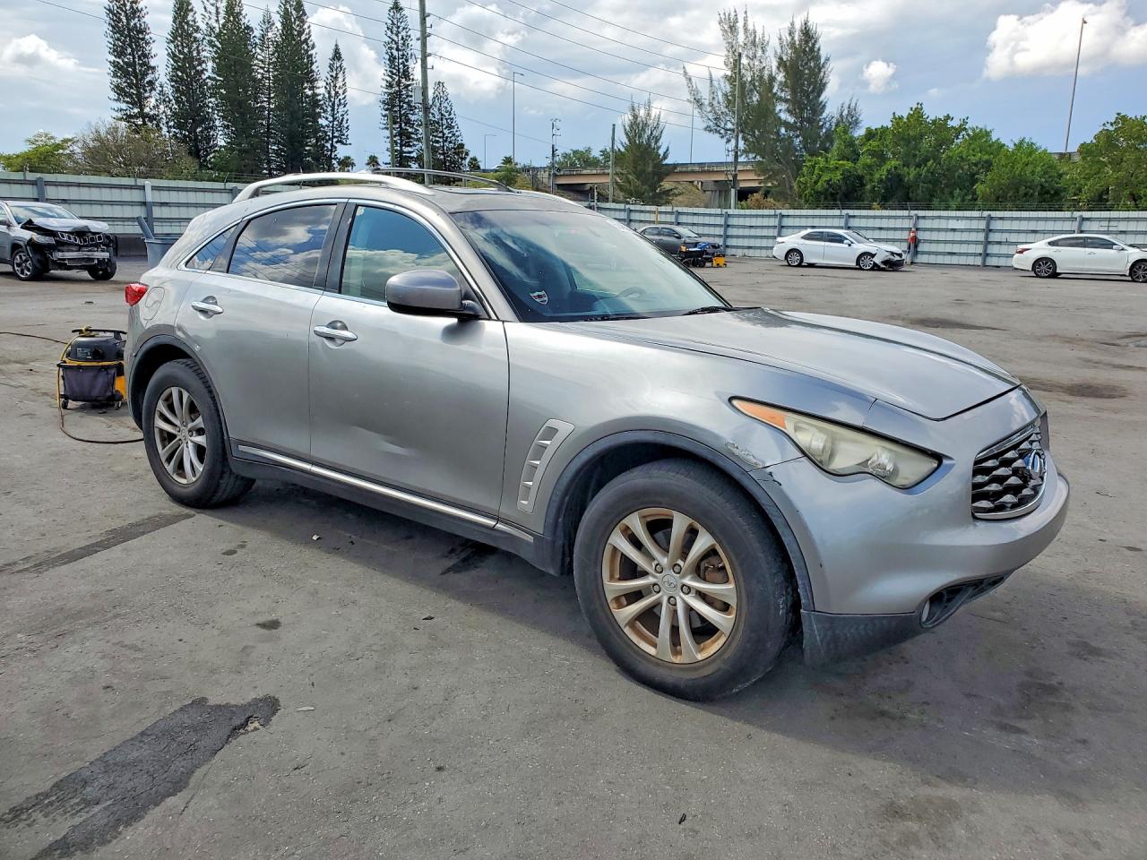 INFINITI Fx Base