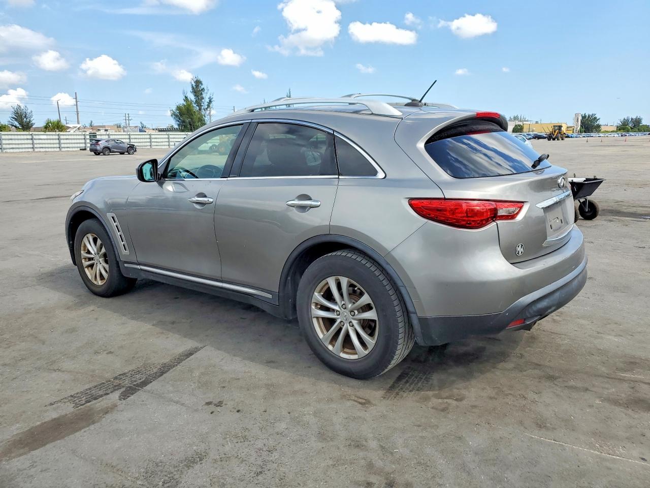 INFINITI Fx Base