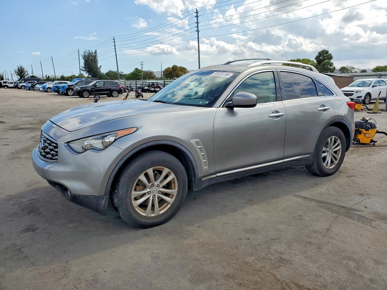 Salvage INFINITI Fx Image