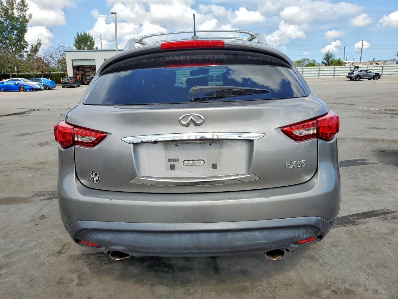 INFINITI Fx Base