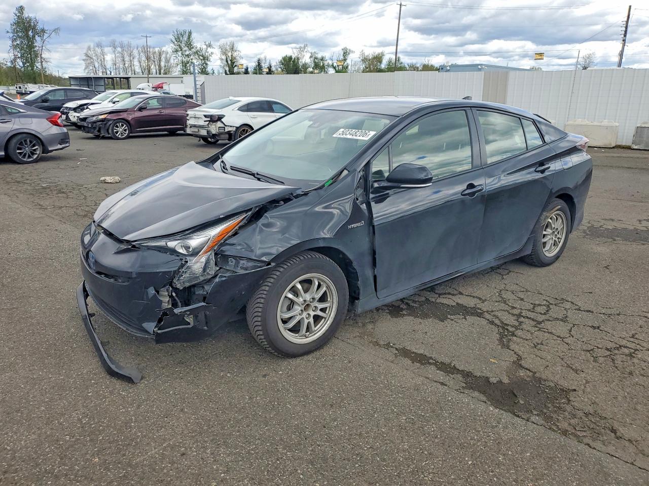 Salvage Toyota Prius Image