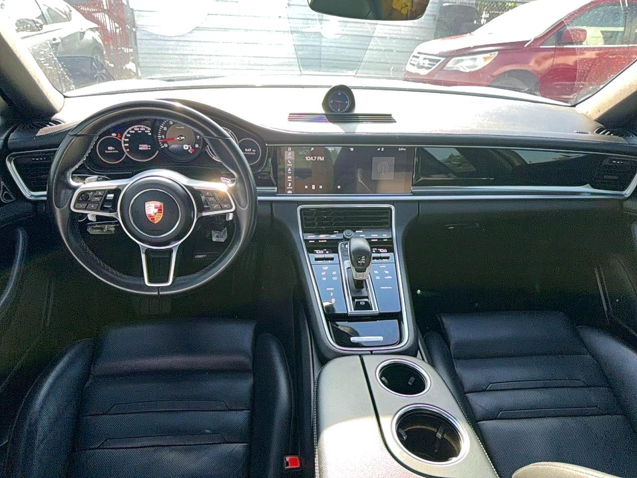 Porsche Panamera 4