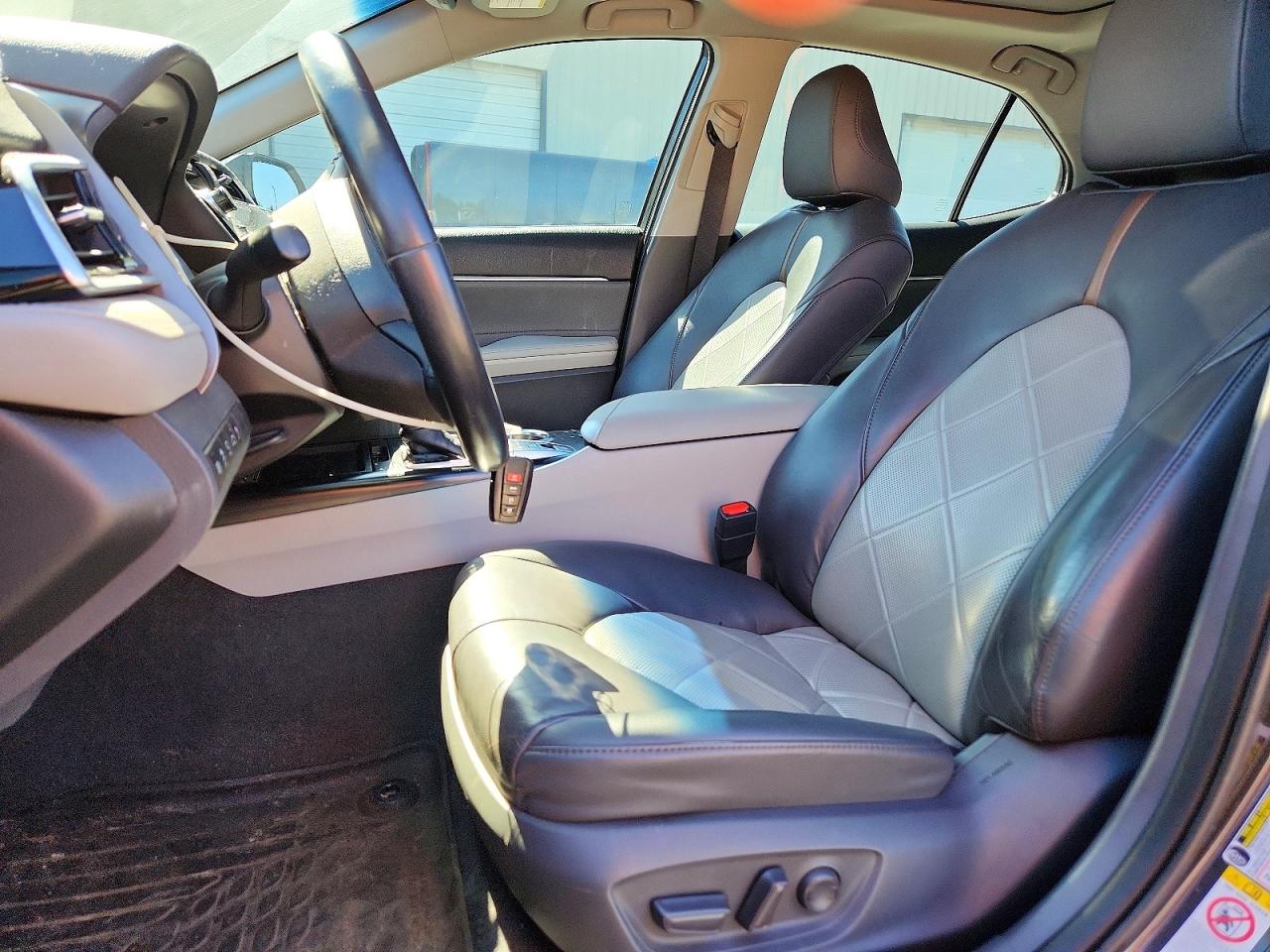 Toyota Camry Xle V6