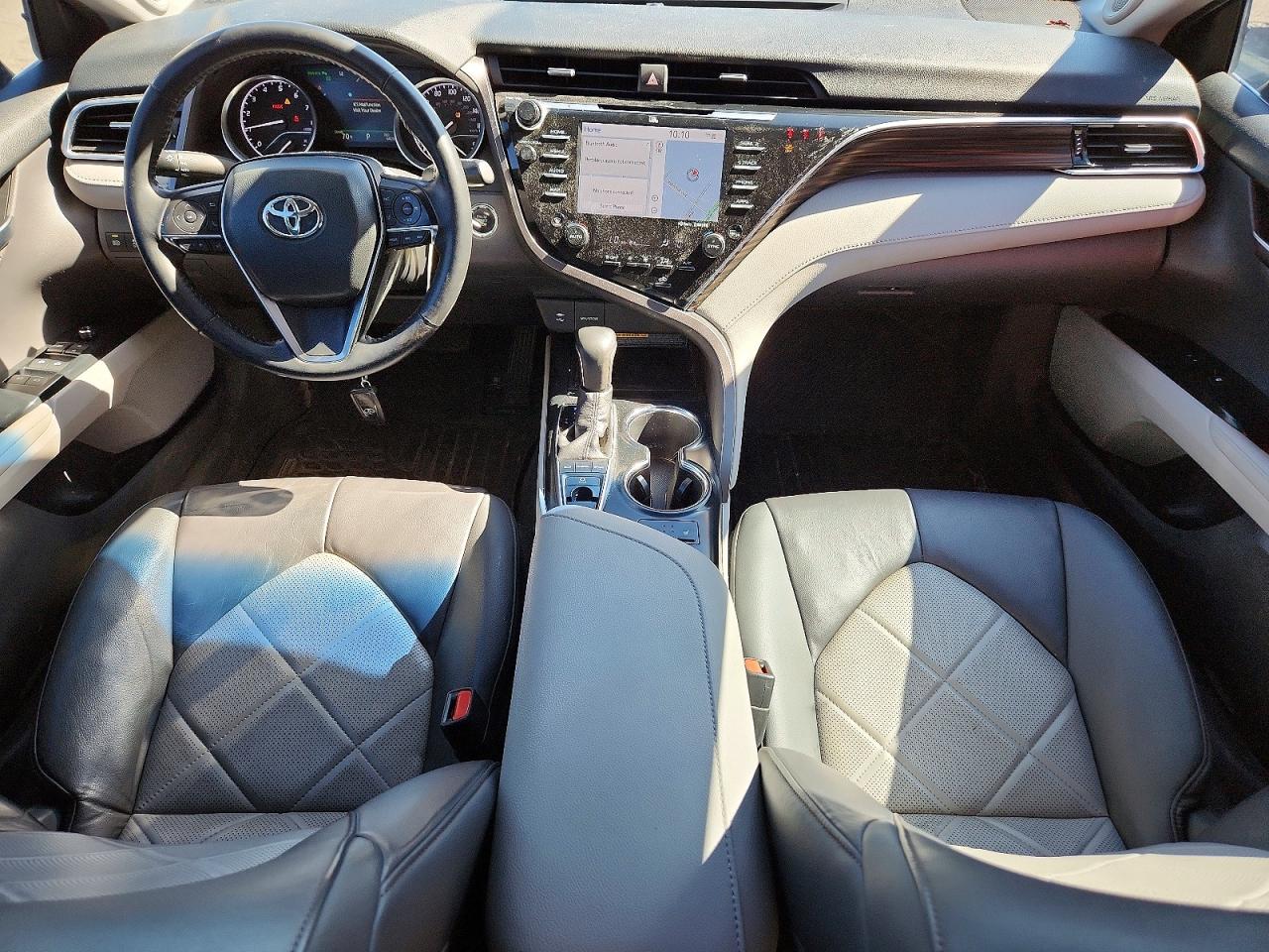 Toyota Camry Xle V6