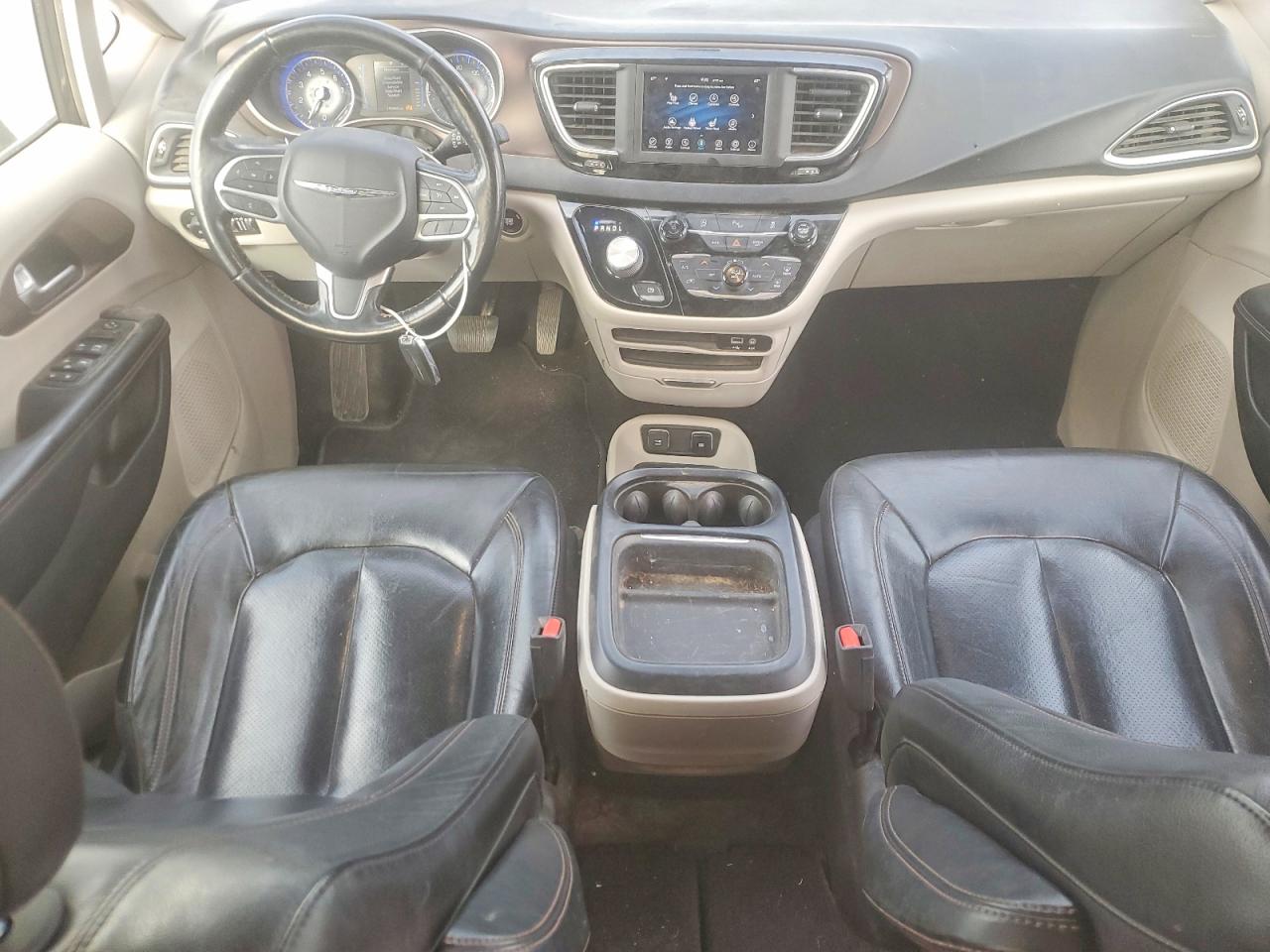 Chrysler Pacifica Touring L