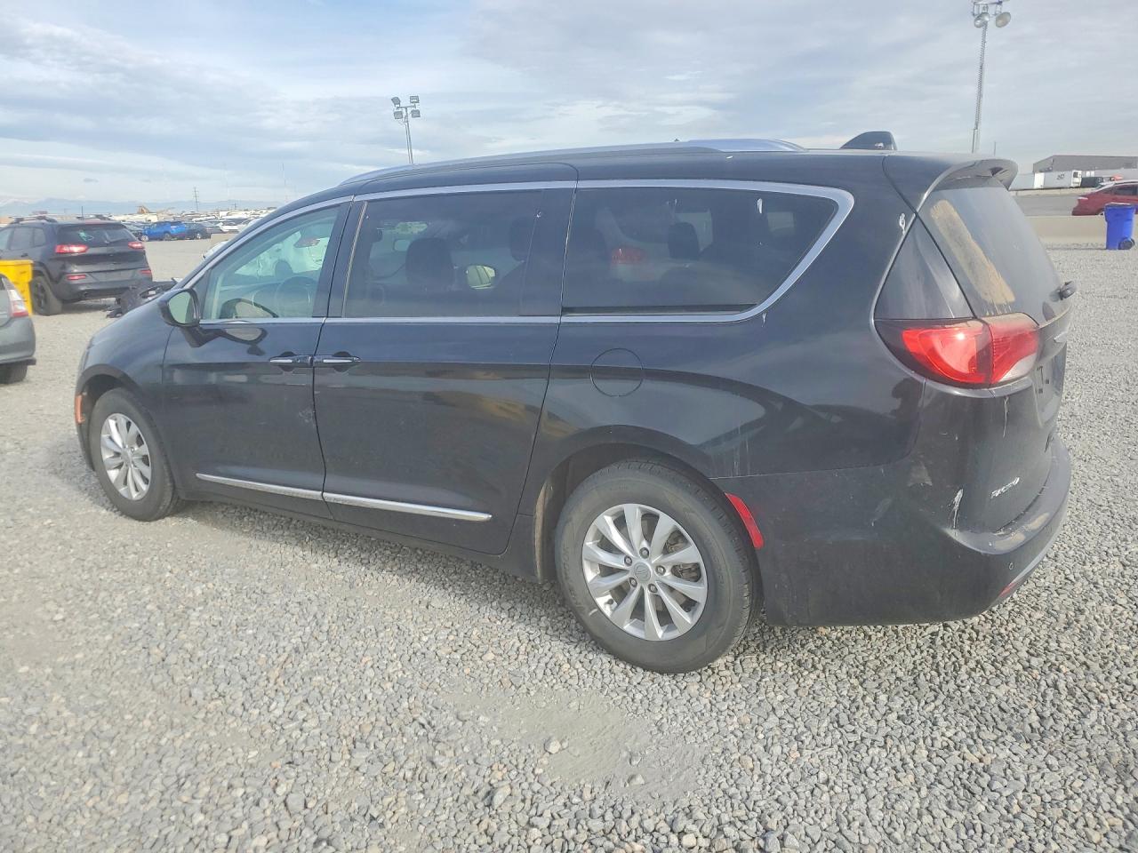 Chrysler Pacifica Touring L