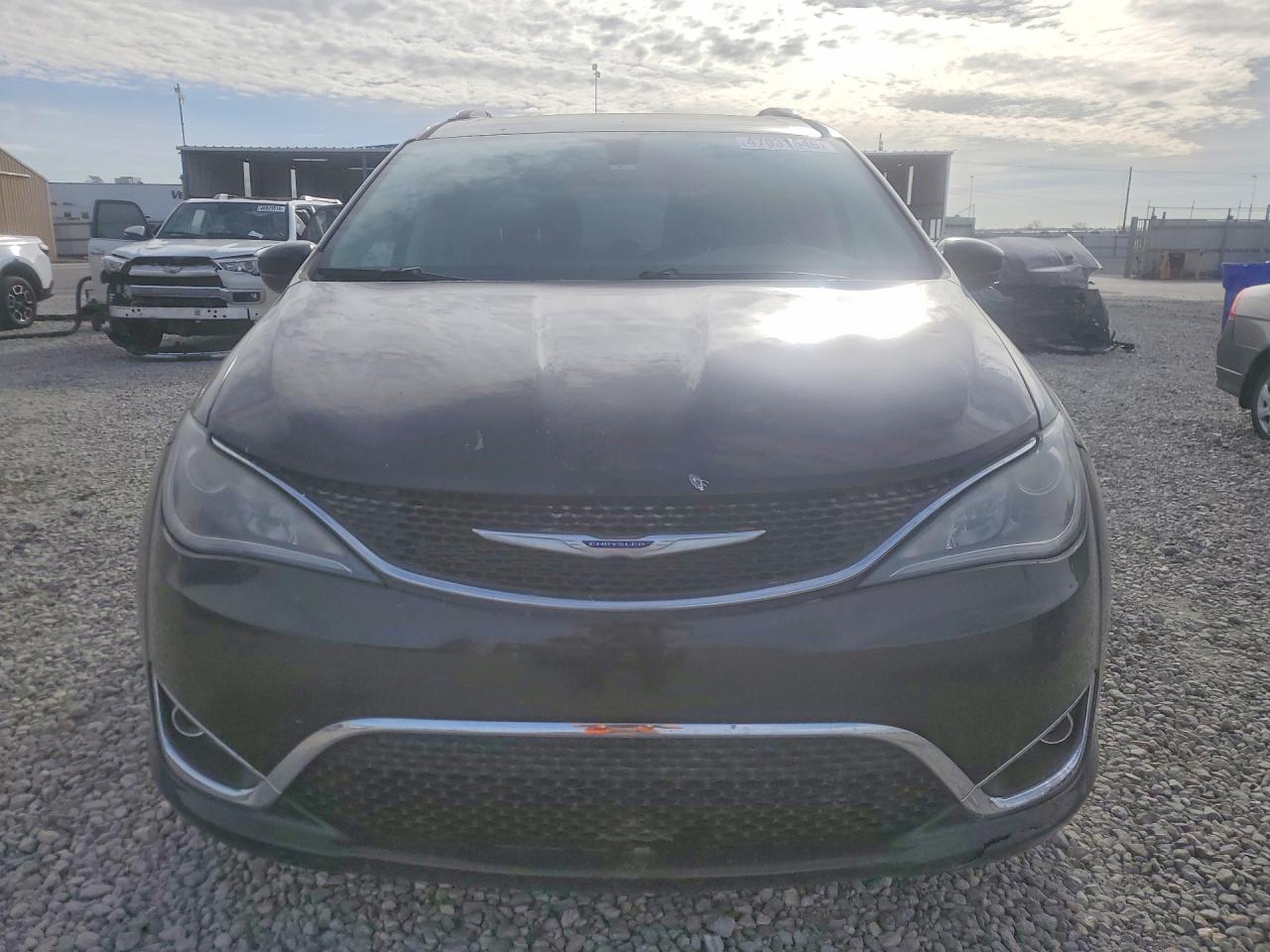 Chrysler Pacifica Touring L