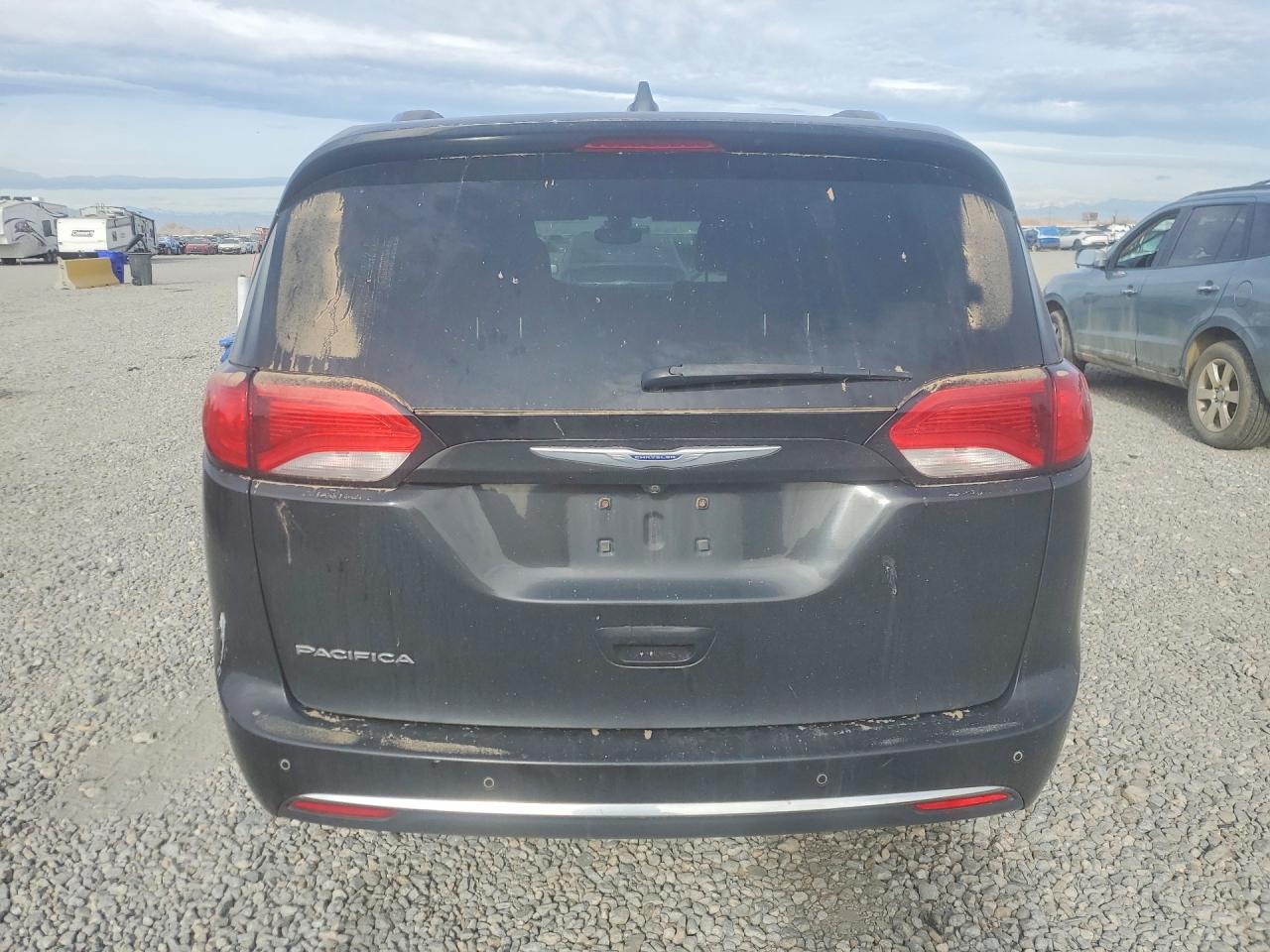 Chrysler Pacifica Touring L