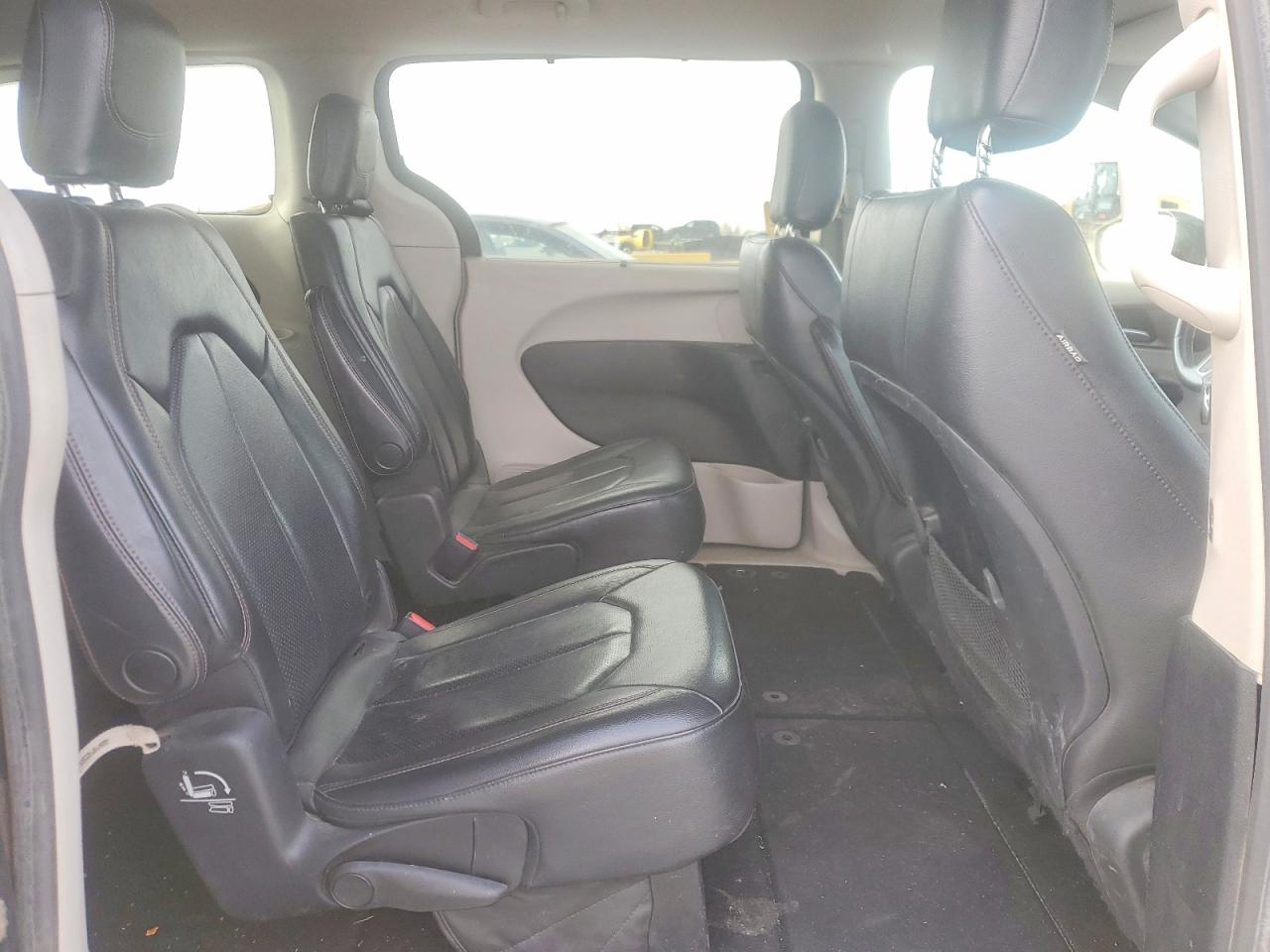 Chrysler Pacifica Touring L