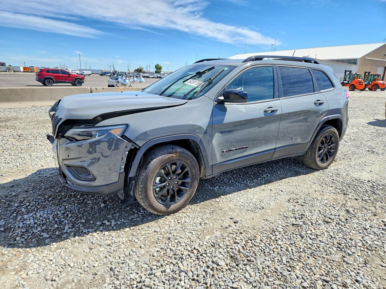 Salvage Jeep Cherokee Image