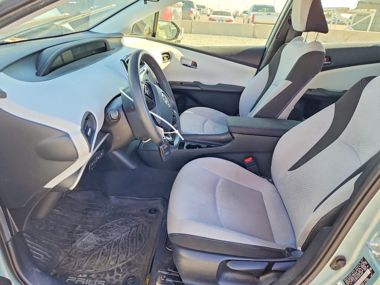 Toyota Prius Le Awd-e