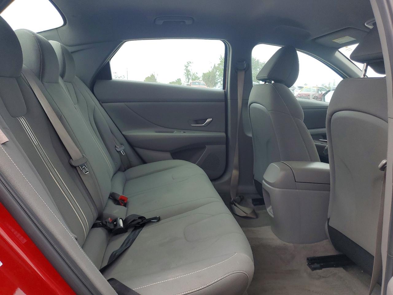 Hyundai ELANTRA Sel