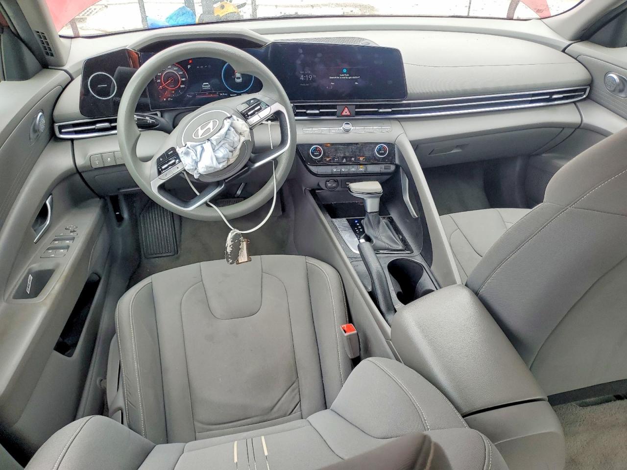 Hyundai ELANTRA Sel