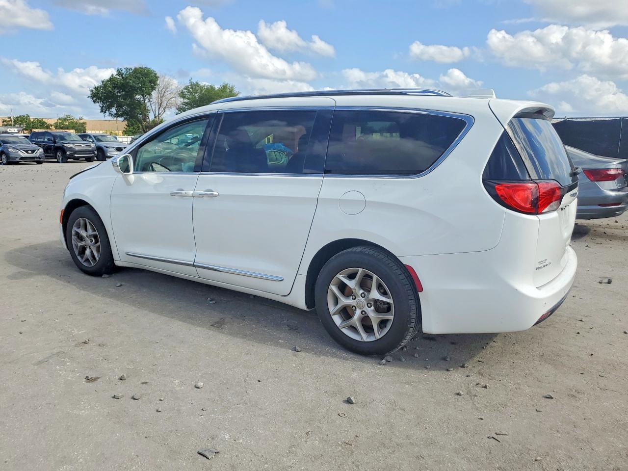 Chrysler Pacifica Limited