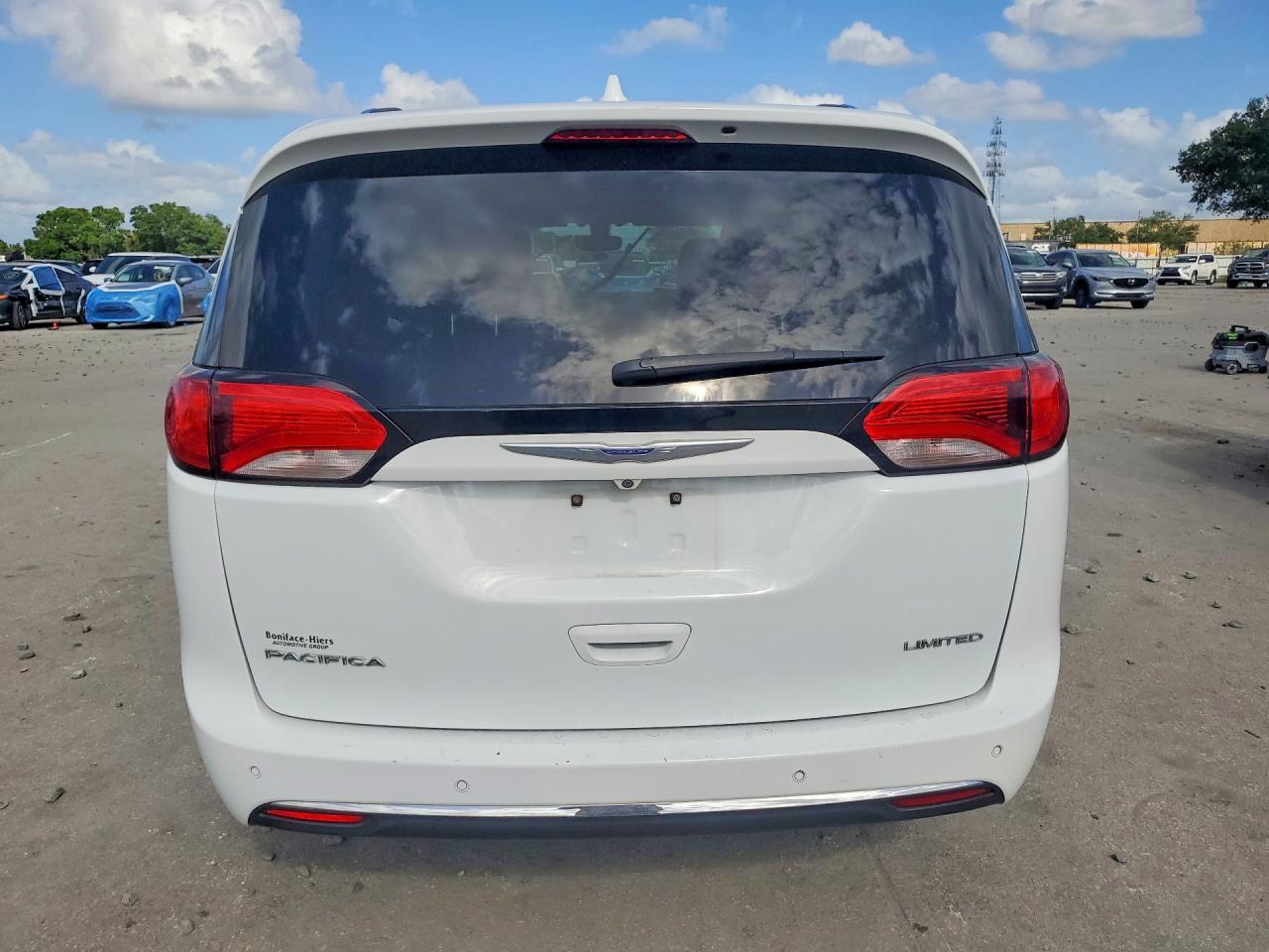 Chrysler Pacifica Limited
