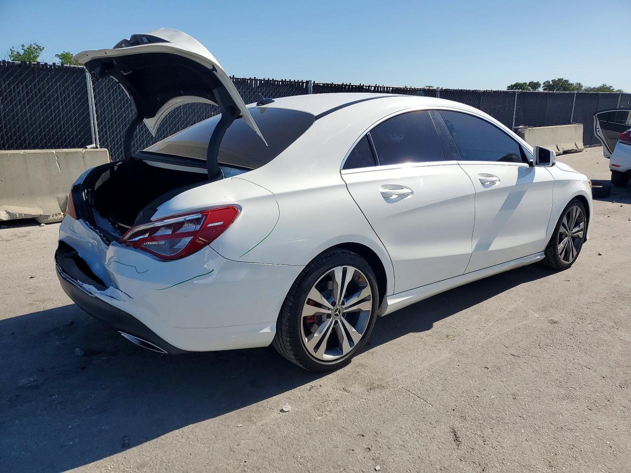 Mercedes-Benz Cla-class 250