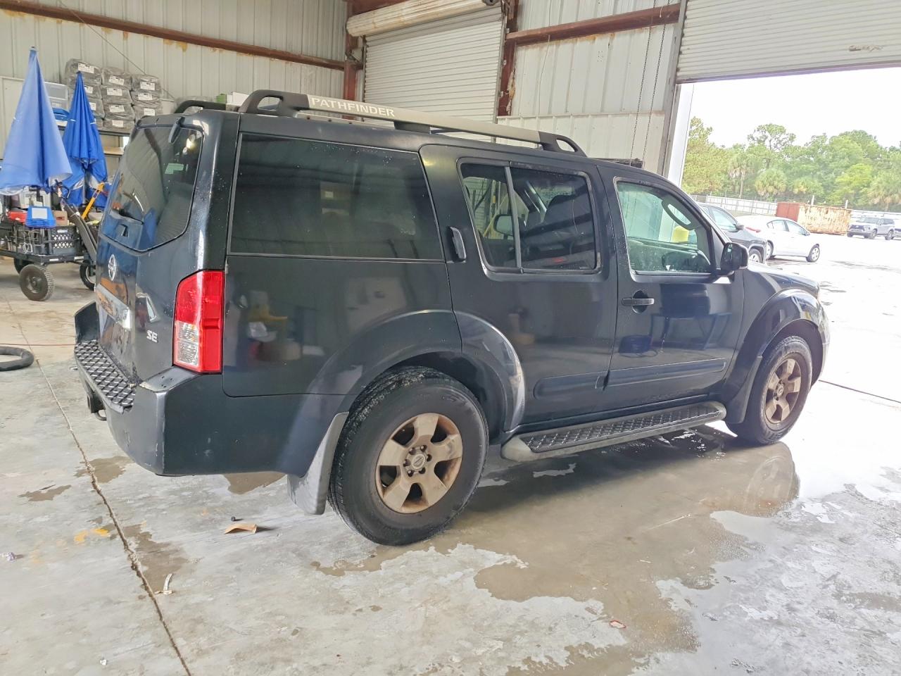 Nissan Pathfinder Xe