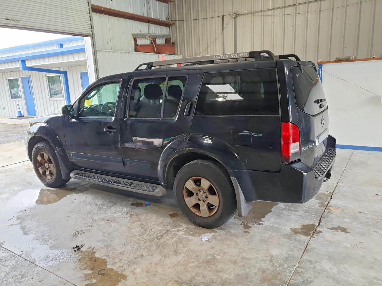 Nissan Pathfinder Xe