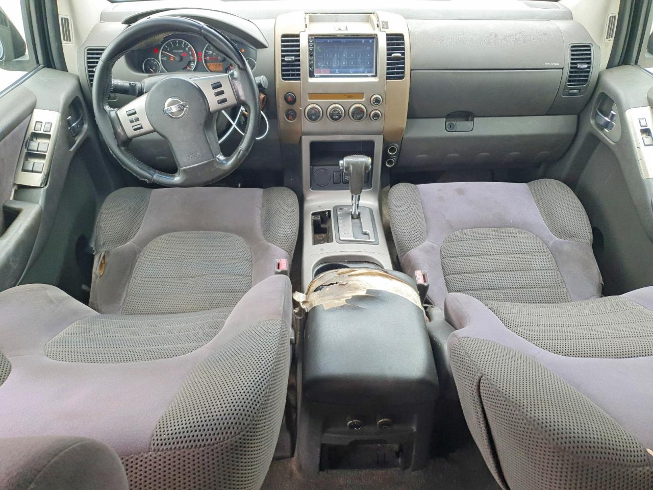 Nissan Pathfinder Xe