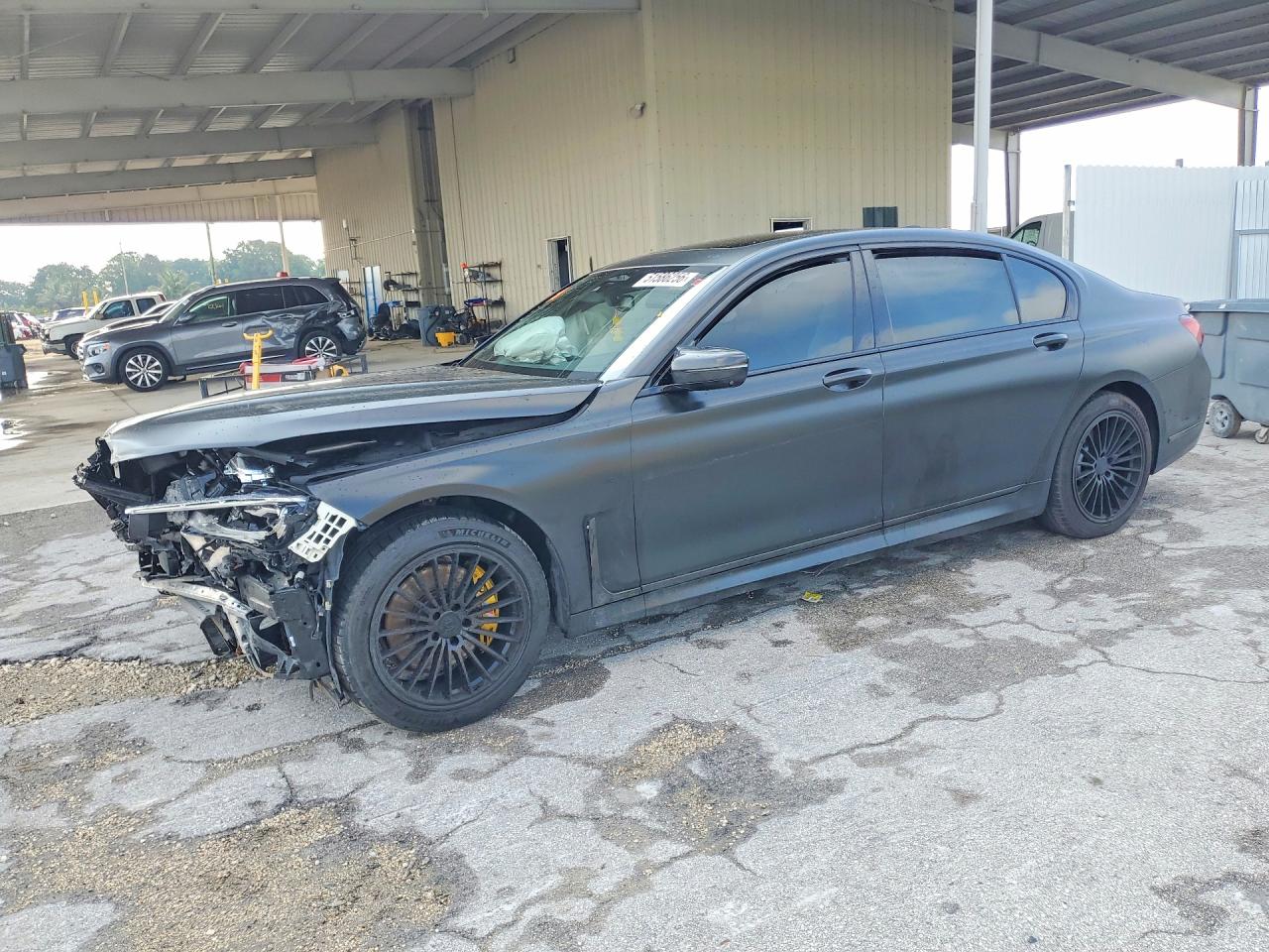 Salvage BMW 7 Series Image