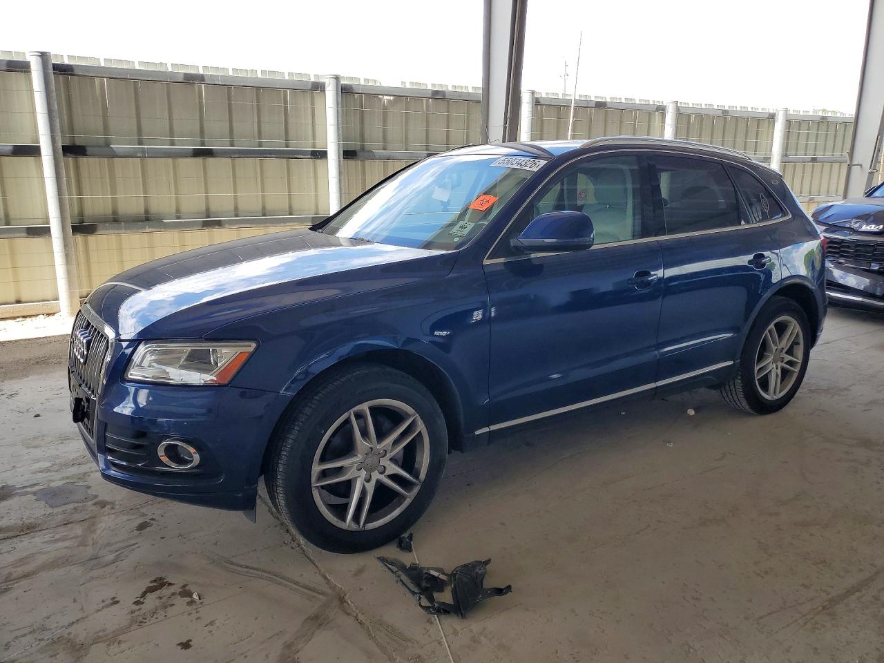 Salvage Audi Q5 Image