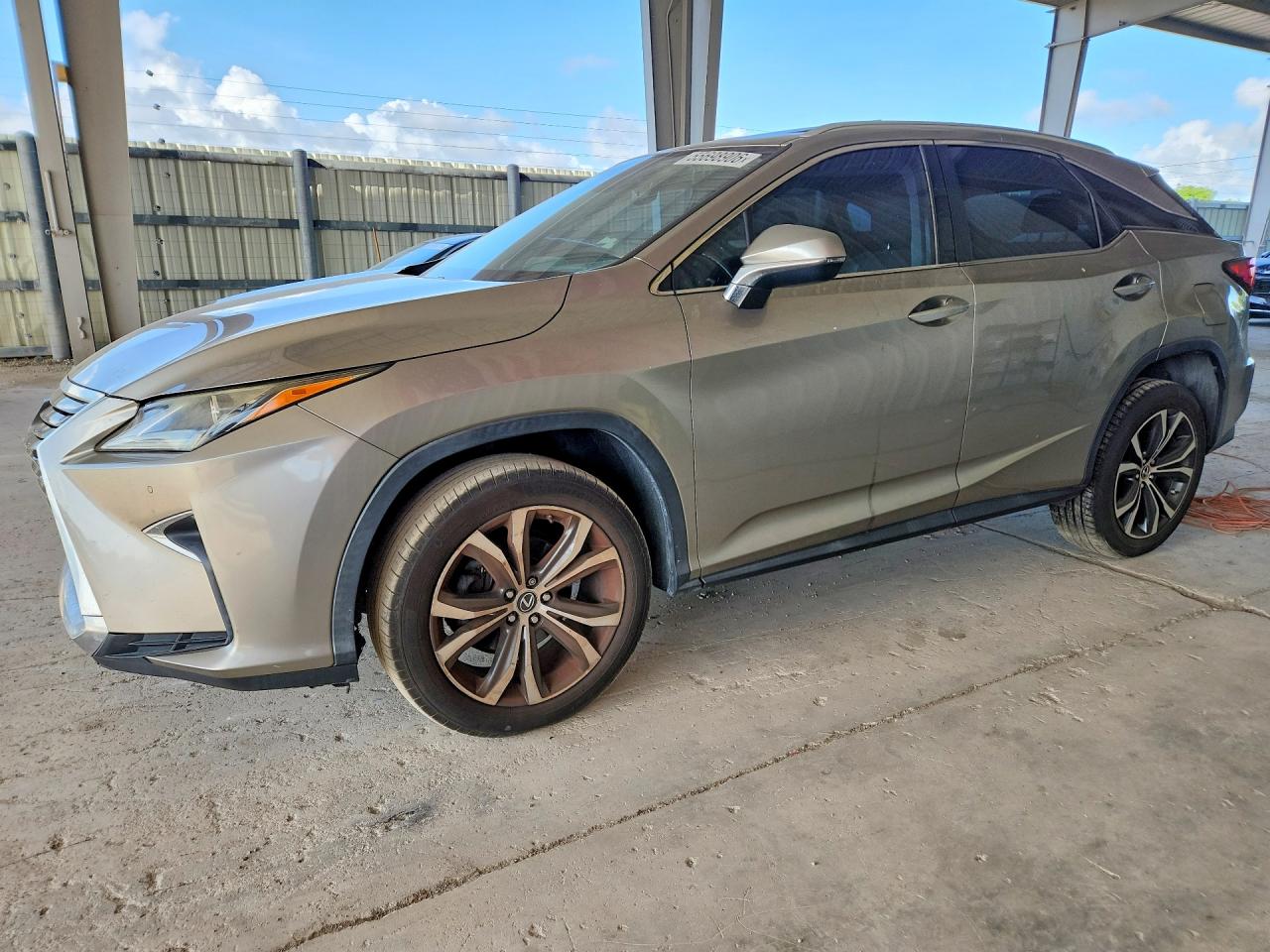 Salvage Lexus RX Image
