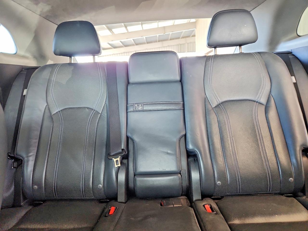 Lexus RX Base
