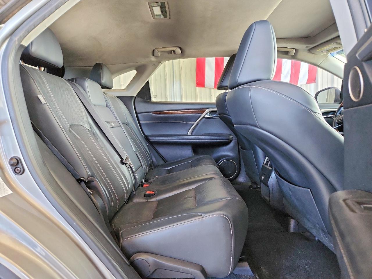 Lexus RX Base
