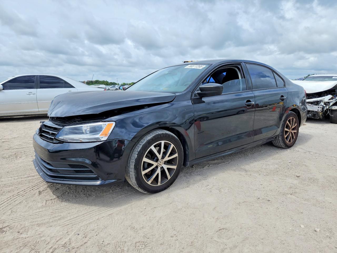 Salvage Volkswagen Jetta Image