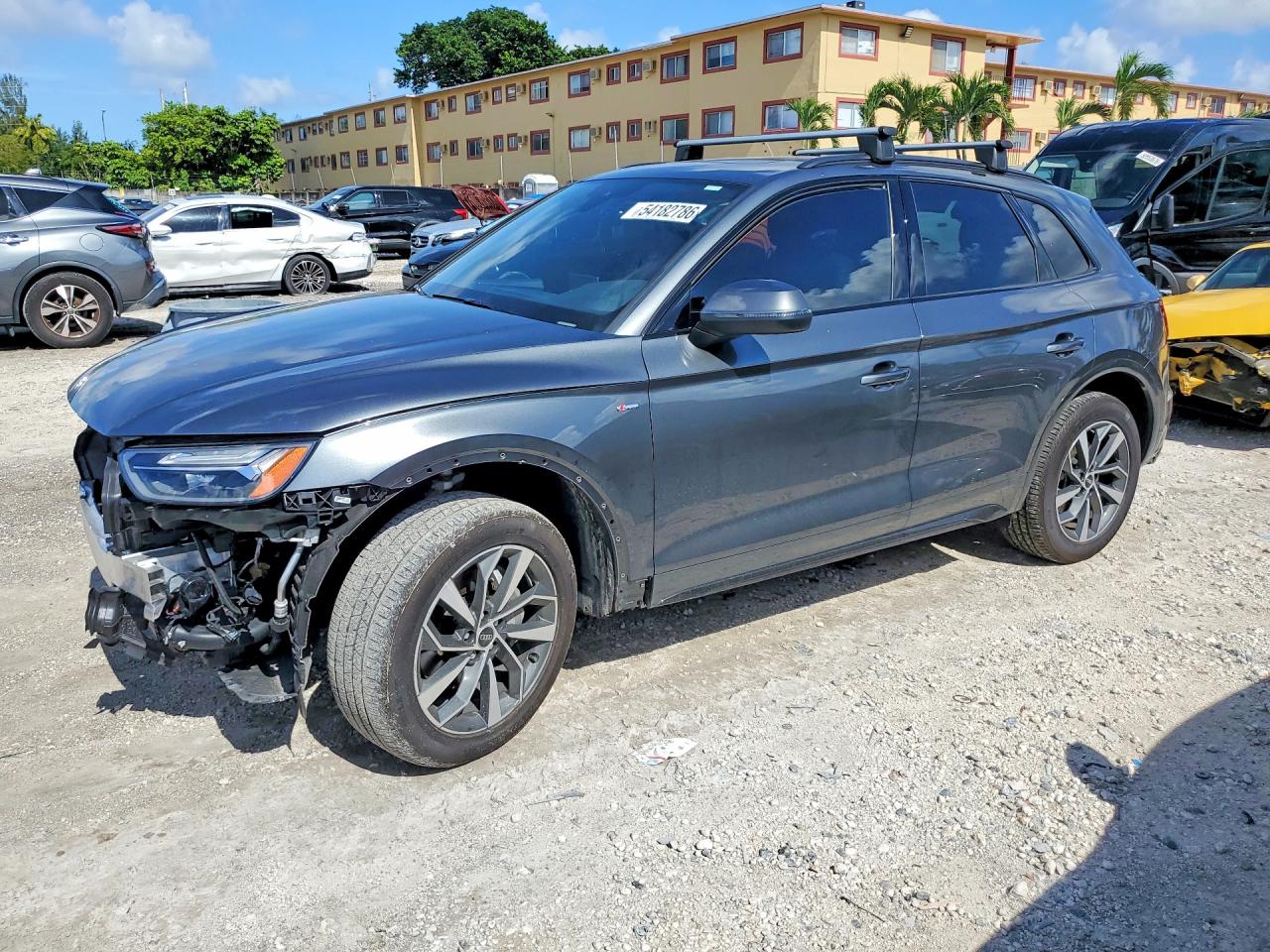 Salvage Audi Q5 Image