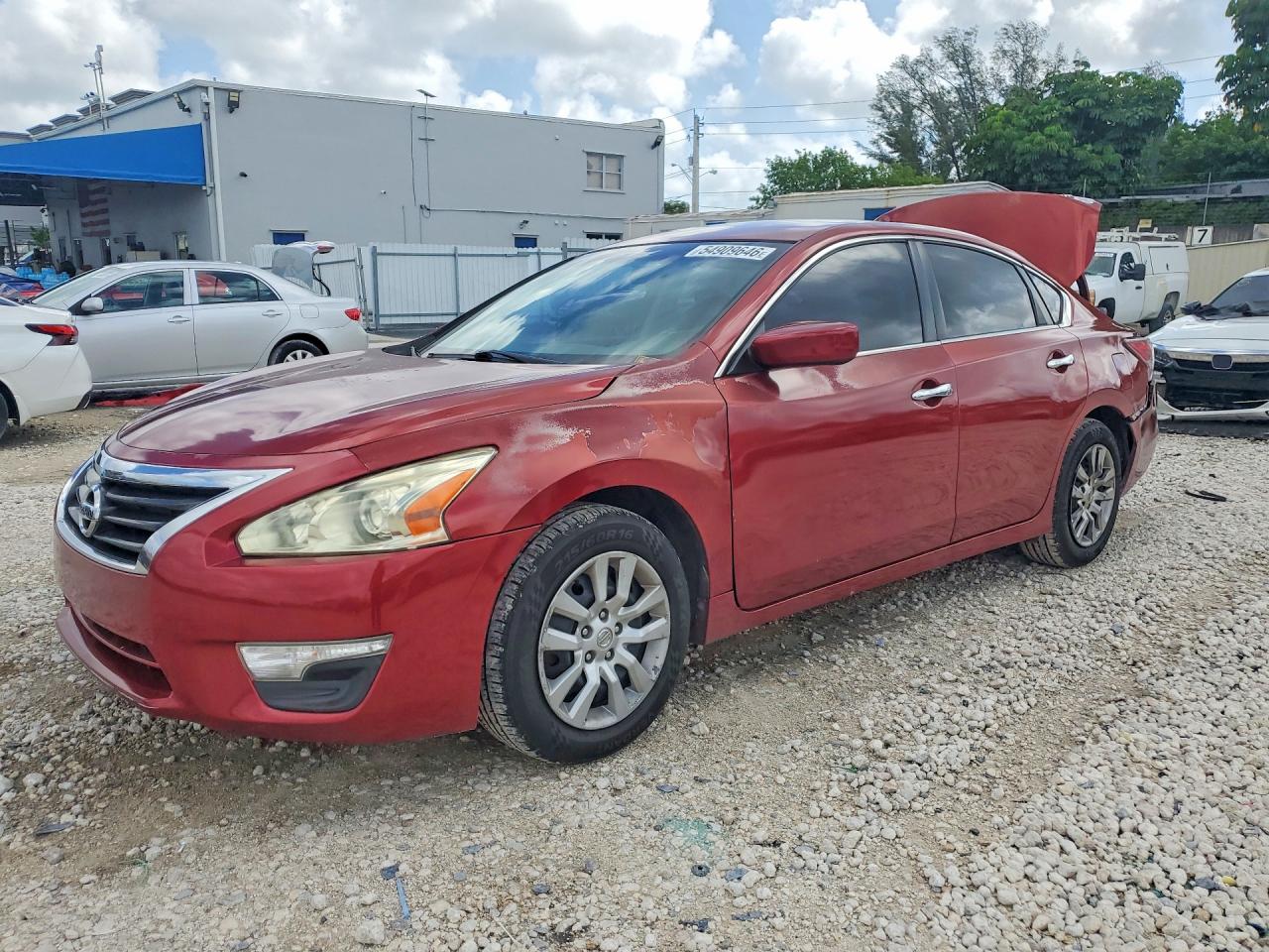 Salvage Nissan Altima Image