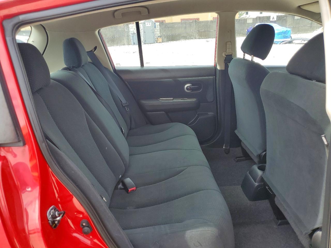 Nissan Versa 1.8 S