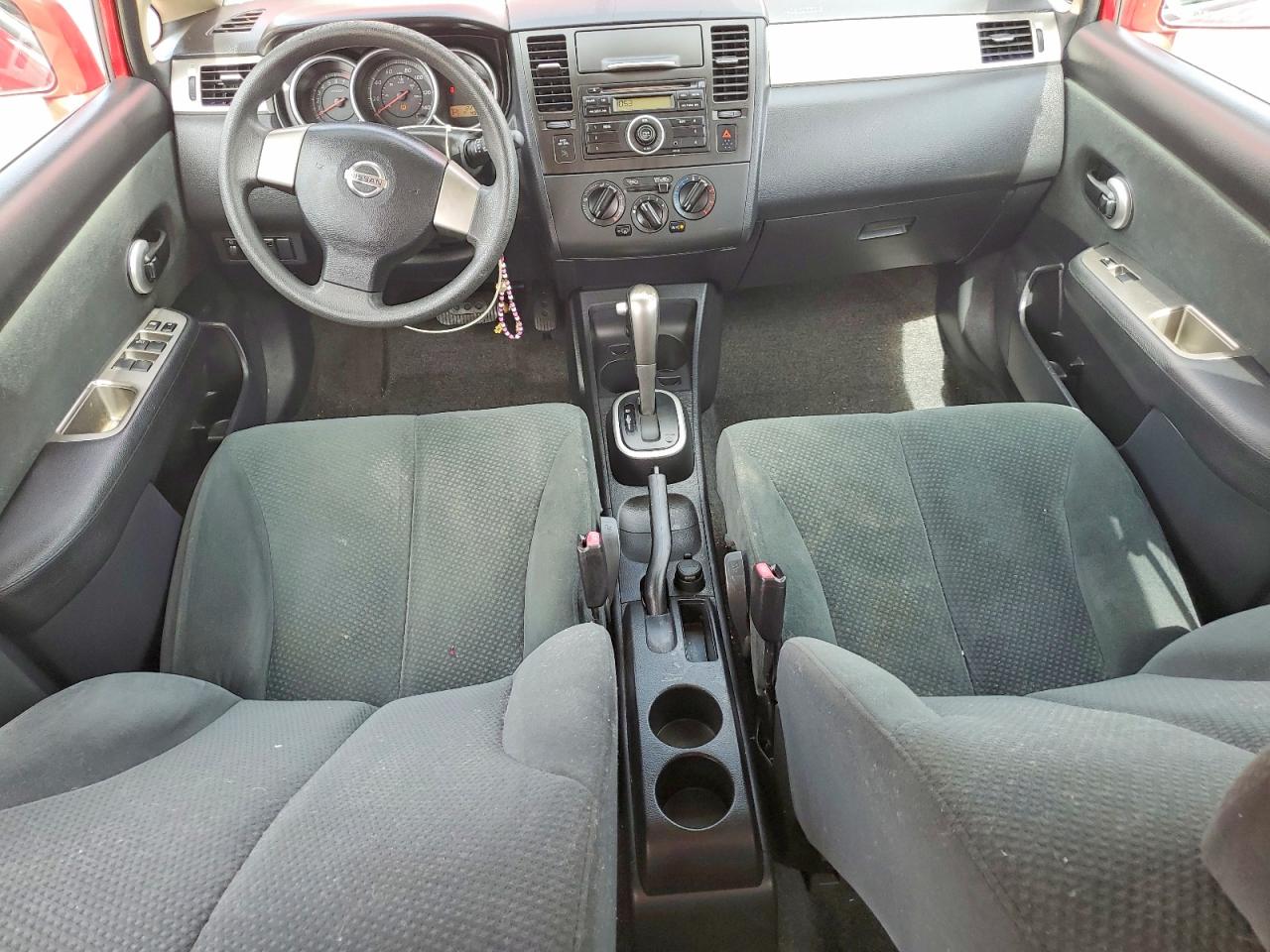 Nissan Versa 1.8 S
