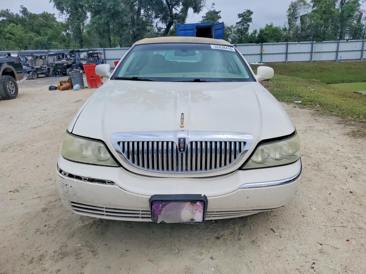 Lincoln Towncar Signature