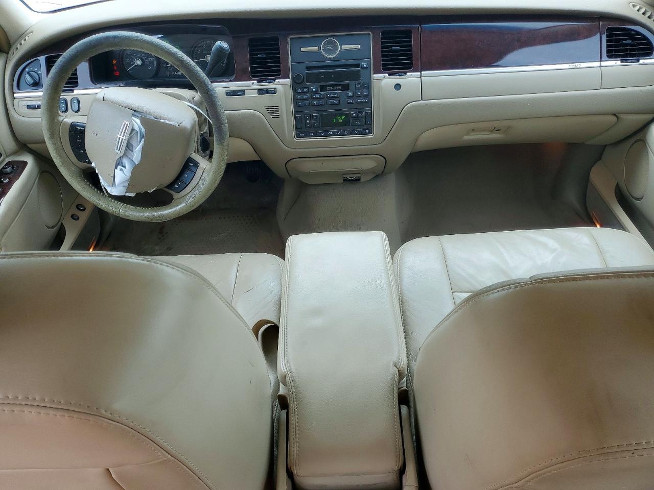 Lincoln Towncar Signature