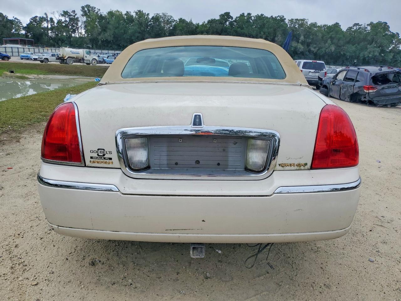 Lincoln Towncar Signature