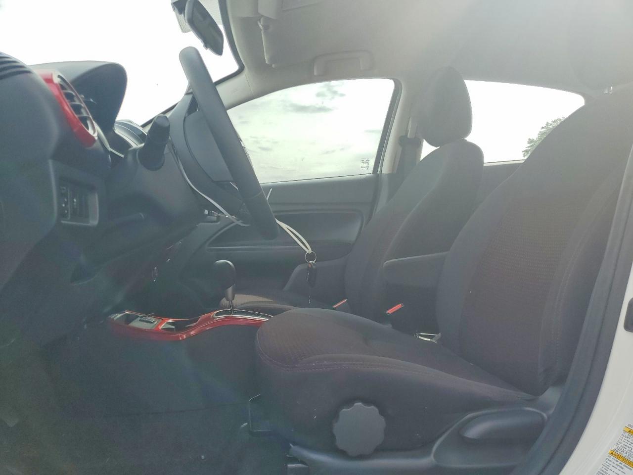Mitsubishi Mirage Le