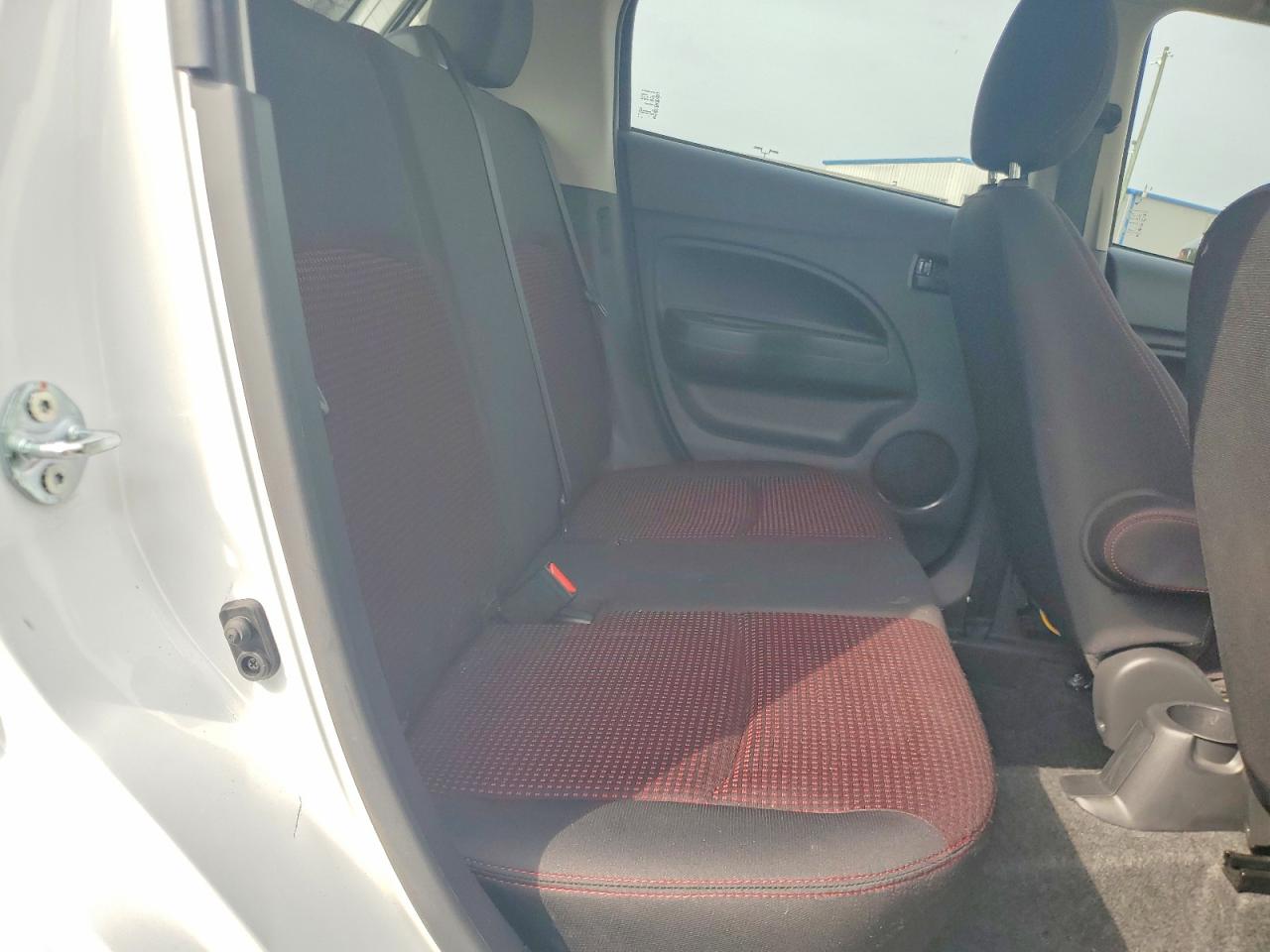 Mitsubishi Mirage Le