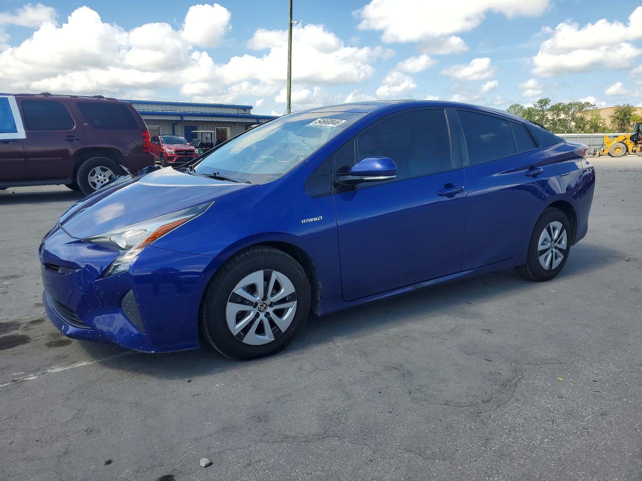Salvage Toyota Prius Image