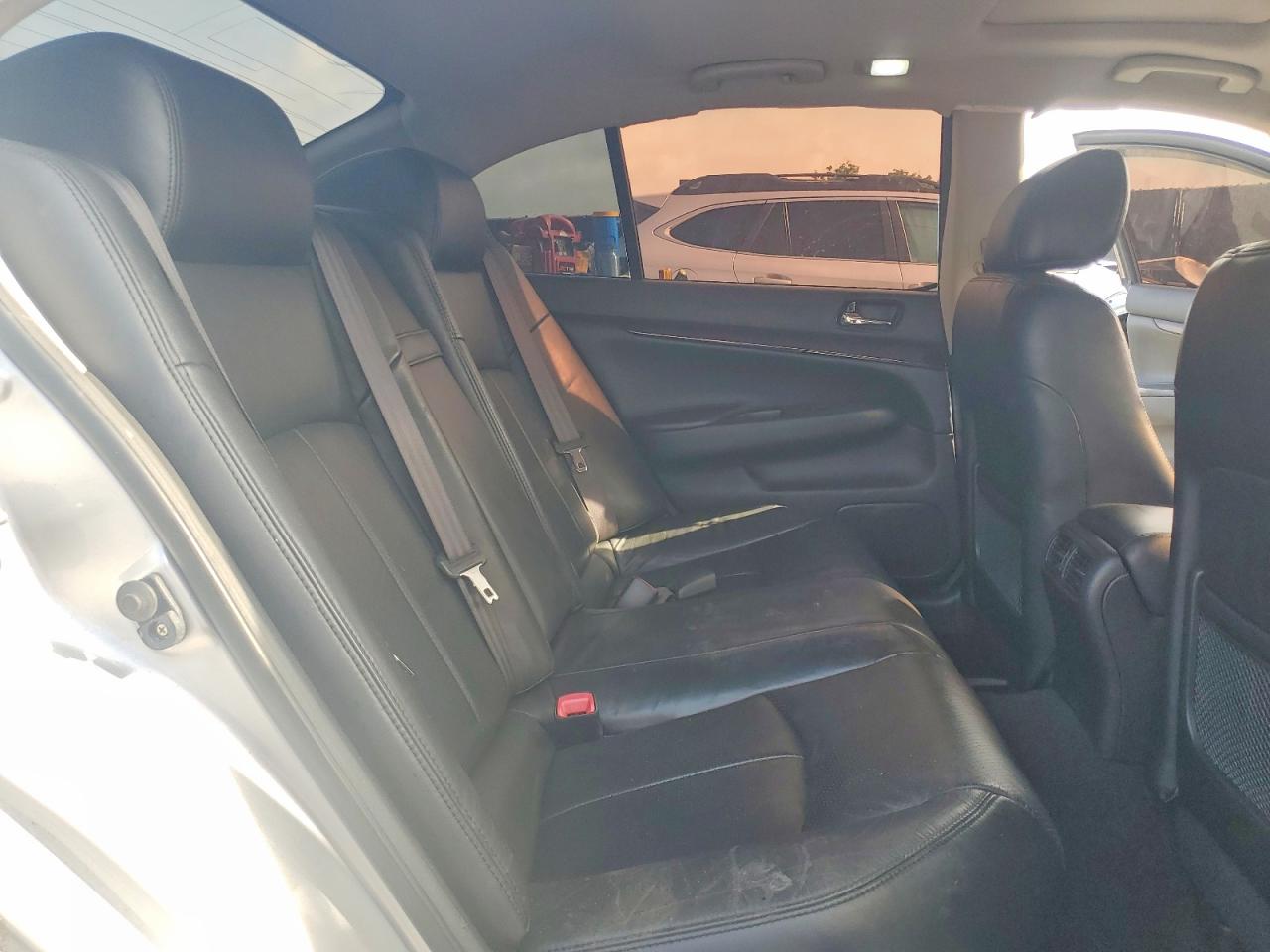 INFINITI G37 X