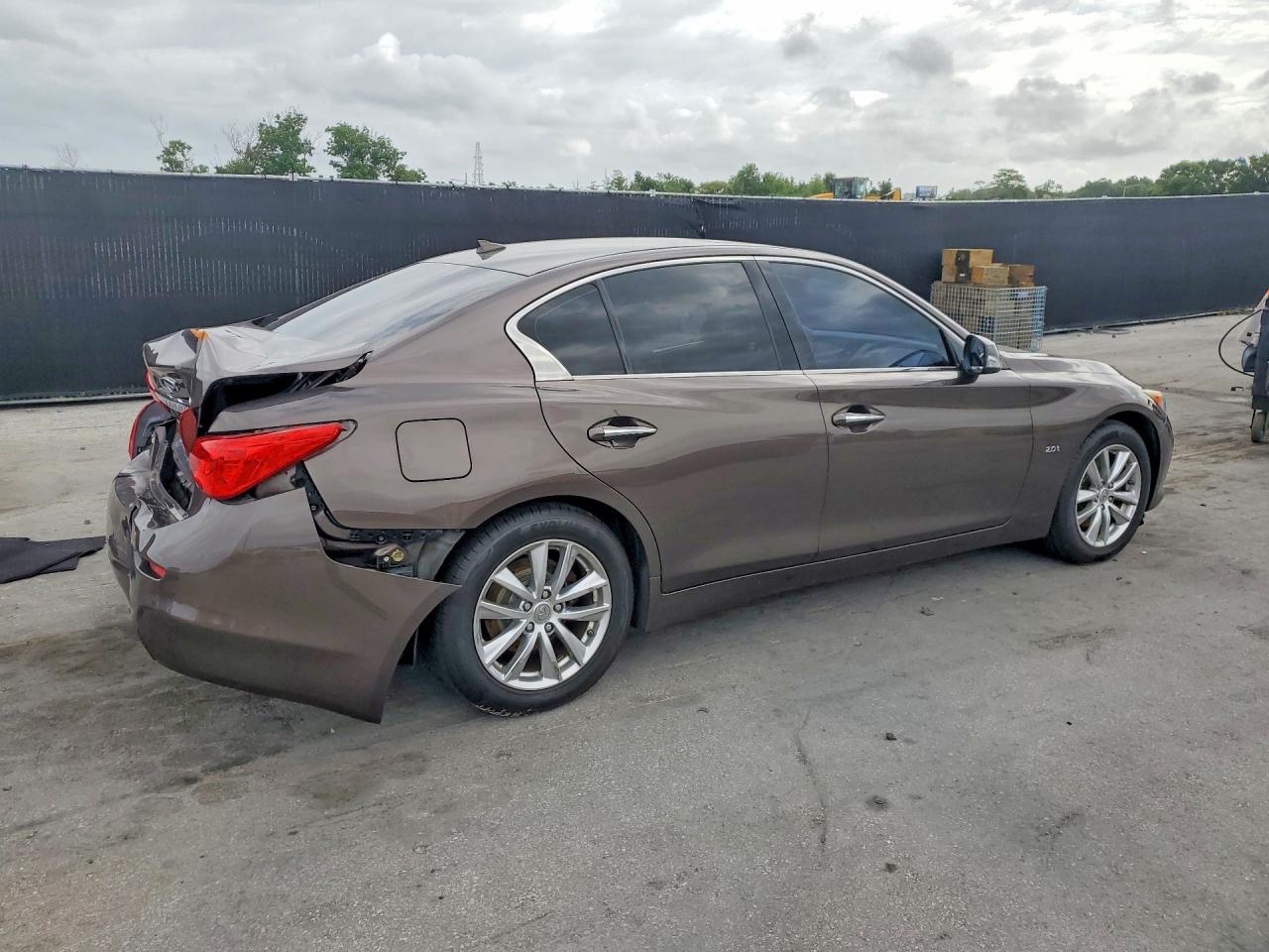 INFINITI Q50 2.0t Premium