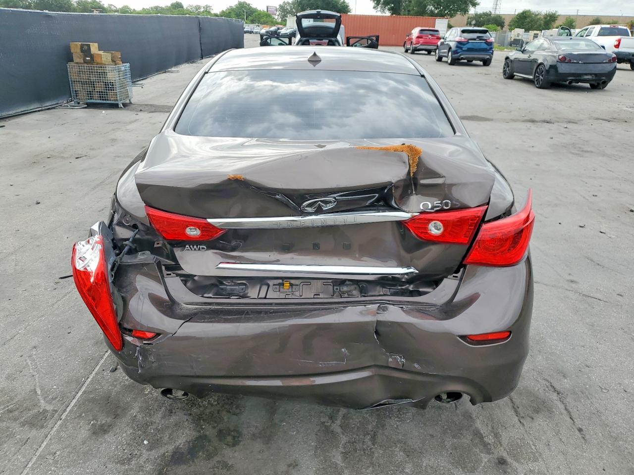 INFINITI Q50 2.0t Premium