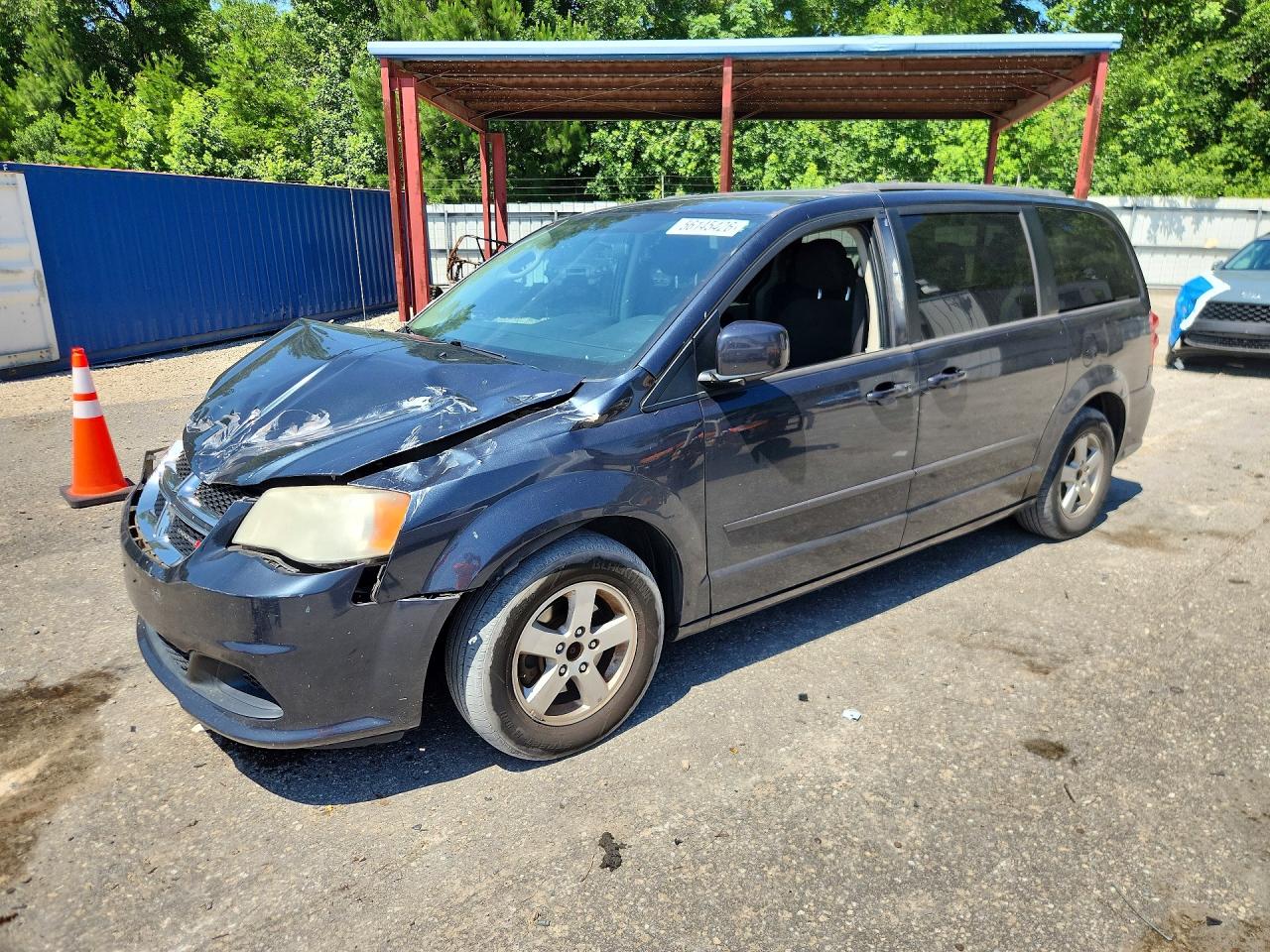 Salvage Dodge Caravan Image