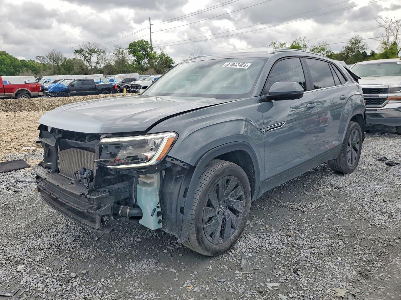 Salvage Volkswagen Atlas Image