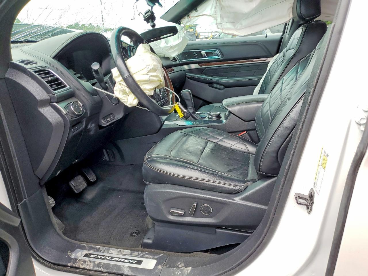 Ford Explorer Platinum