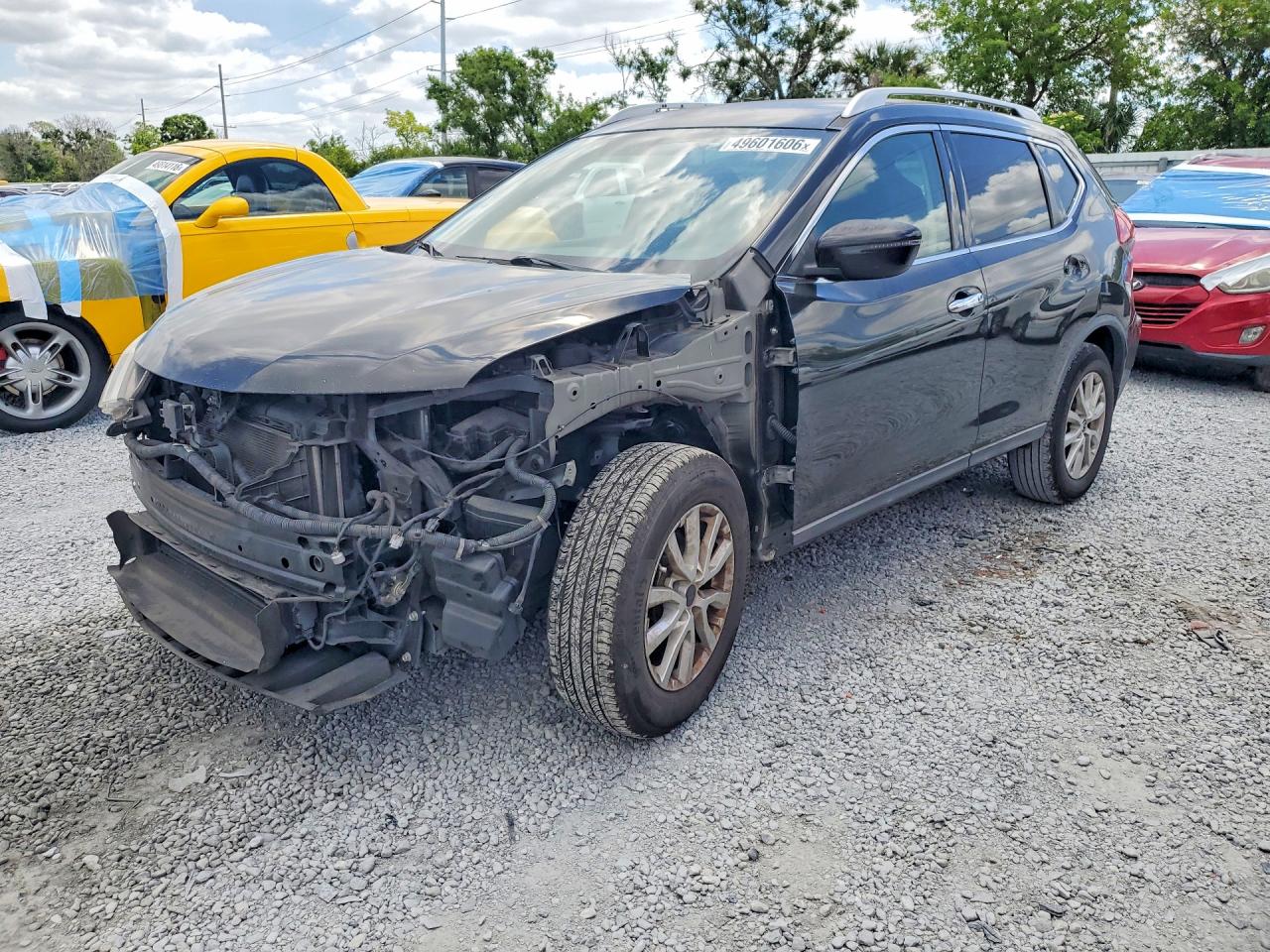 Salvage Nissan Rogue Image