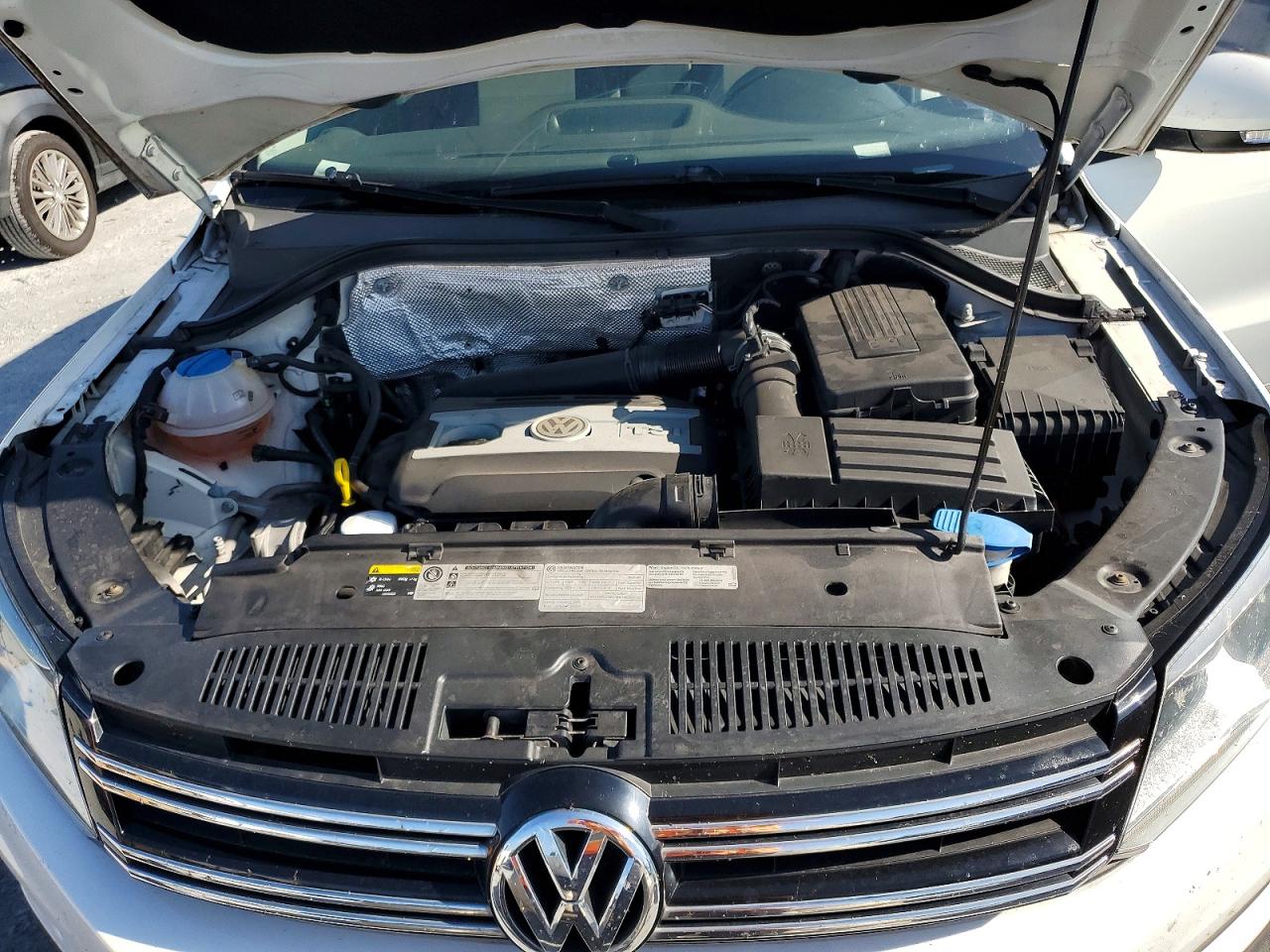 Volkswagen Tiguan S