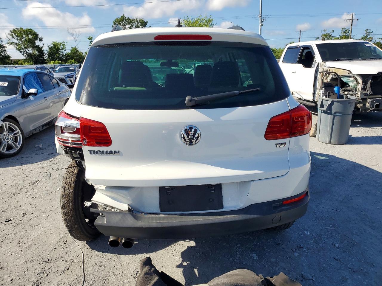 Volkswagen Tiguan S